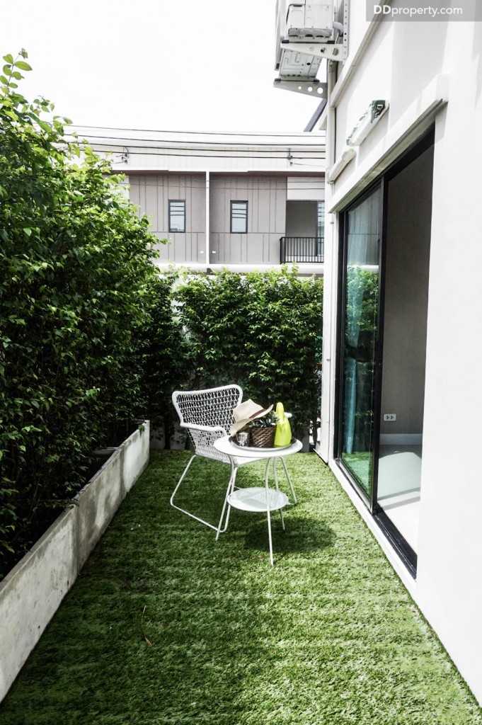 The connect Suvarnabhumi 3 1 carDSC01117-022