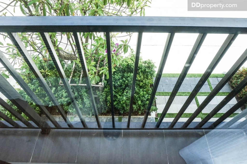 The connect Suvarnabhumi 3 1 carDSC01128-033