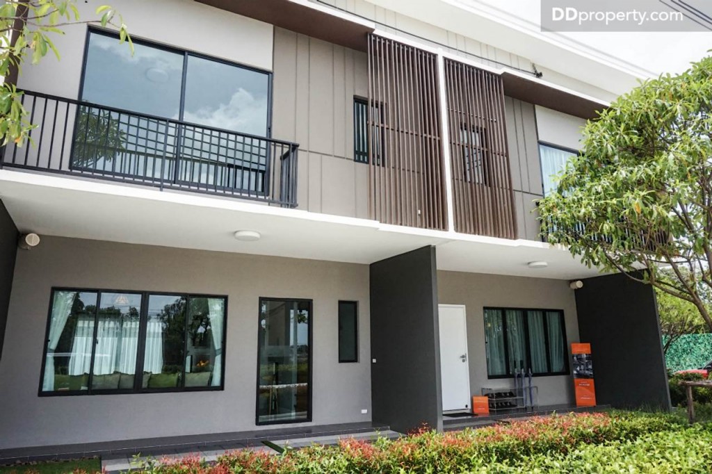 The connect Suvarnabhumi 3 2 carDSC00998-001