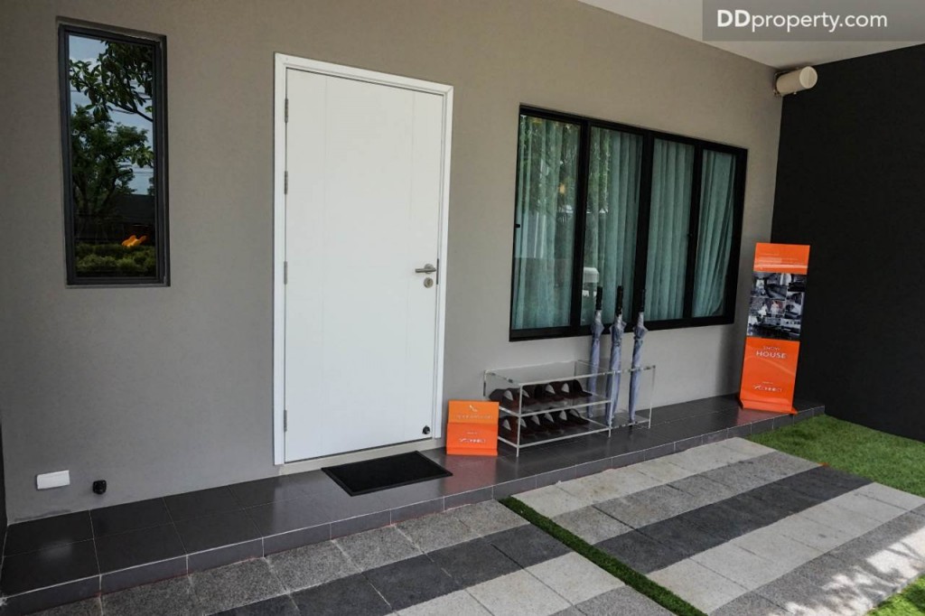 The connect Suvarnabhumi 3 2 carDSC00999-002