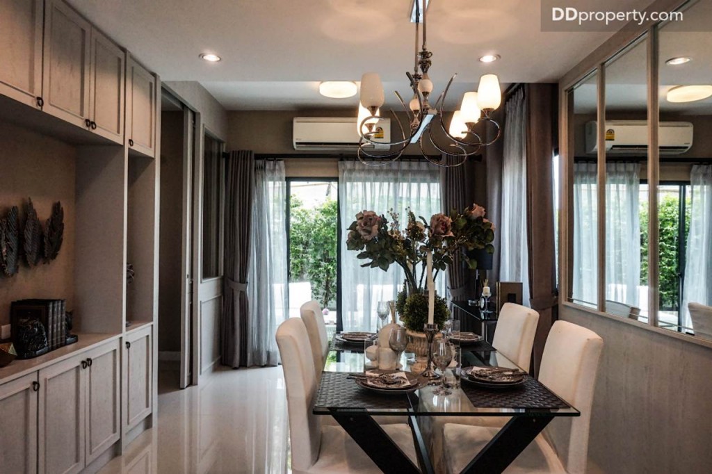 The connect Suvarnabhumi 3 2 carDSC01007-009