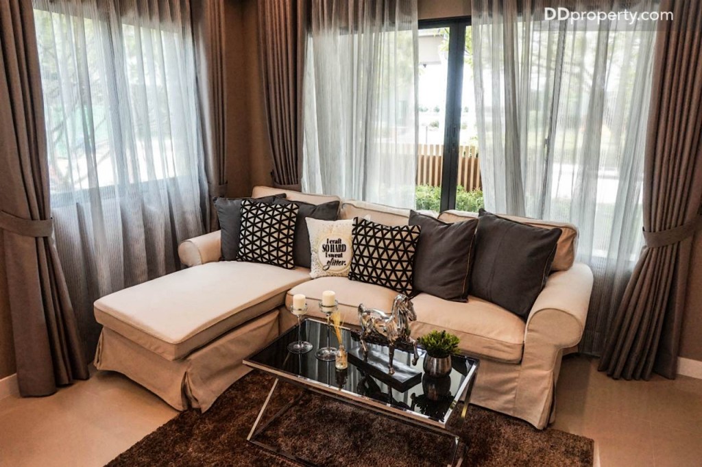 The connect Suvarnabhumi 3 2 carDSC01008-010