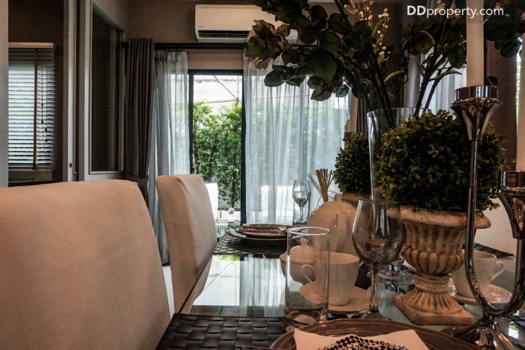 The connect Suvarnabhumi 3 2 carDSC01010-012