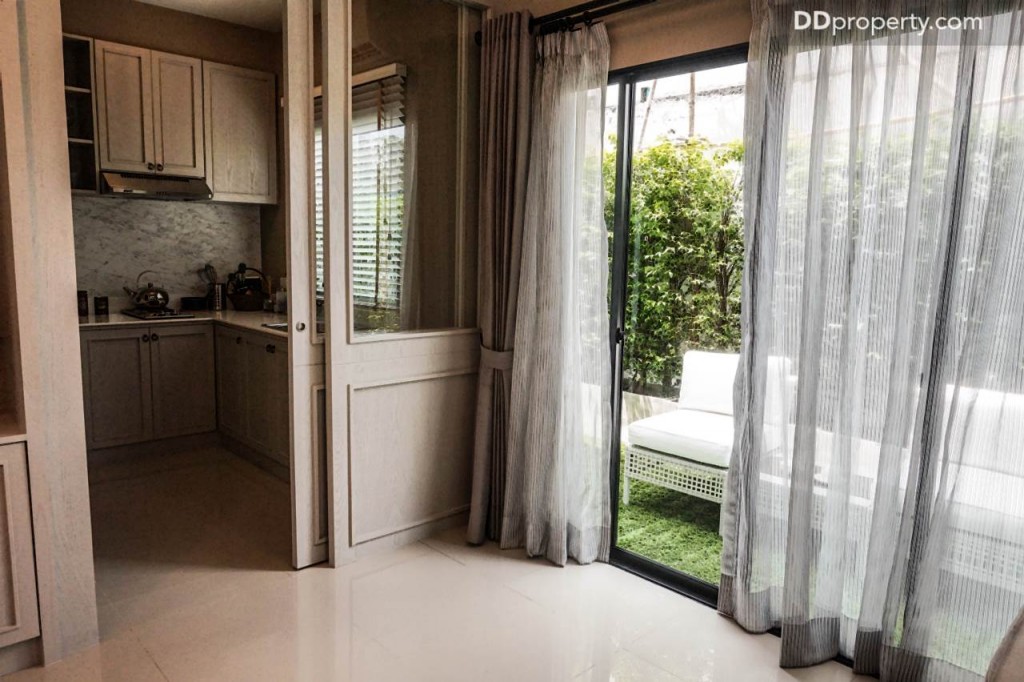 The connect Suvarnabhumi 3 2 carDSC01013-014