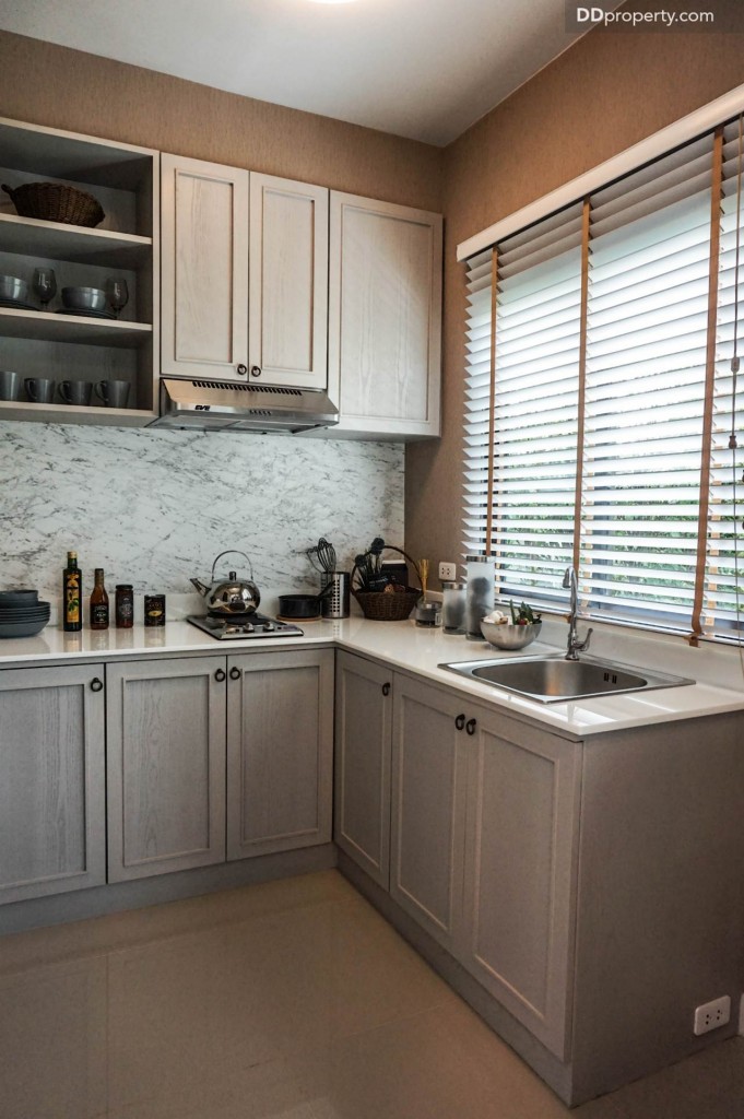 The connect Suvarnabhumi 3 2 carDSC01015-016