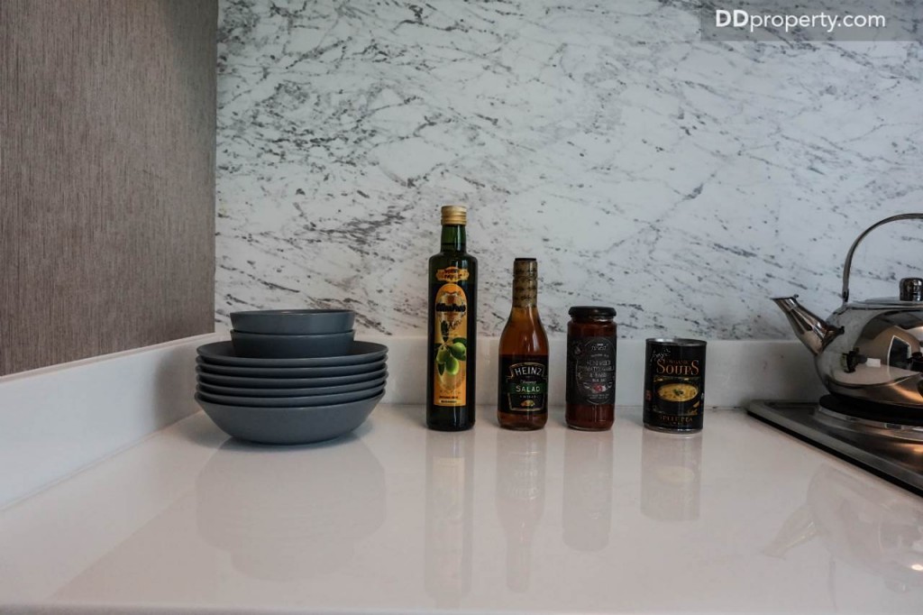 The connect Suvarnabhumi 3 2 carDSC01020-021