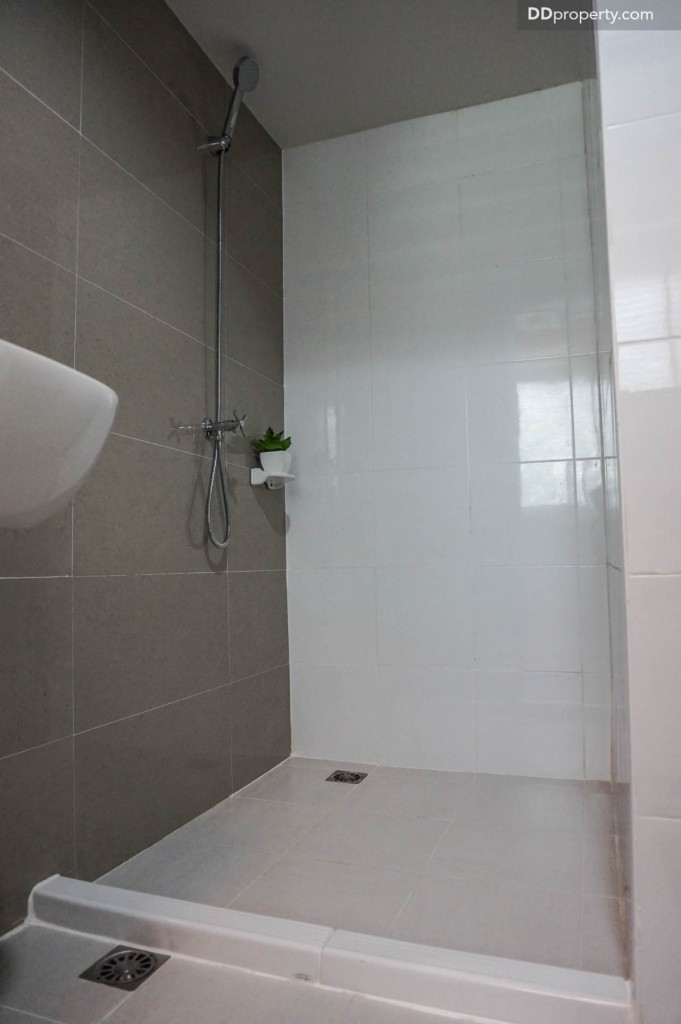 The connect Suvarnabhumi 3 2 carDSC01026-027