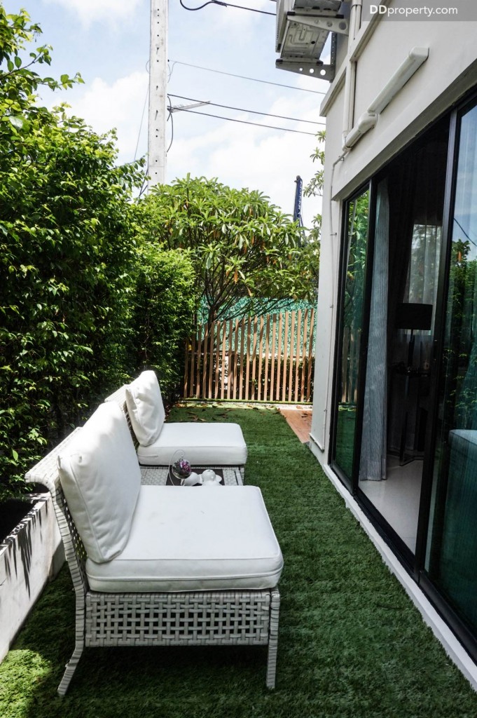 The connect Suvarnabhumi 3 2 carDSC01033-034