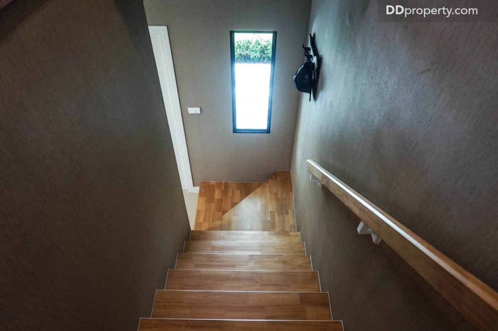 The connect Suvarnabhumi 3 2 carDSC01038-039