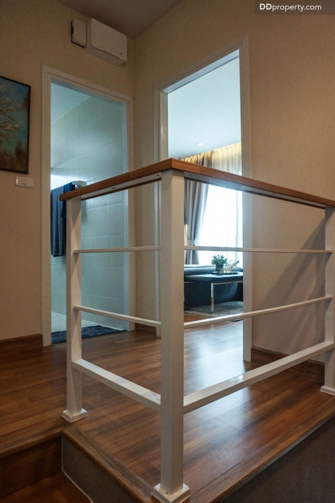 The connect Suvarnabhumi 3 2 carDSC01039-040