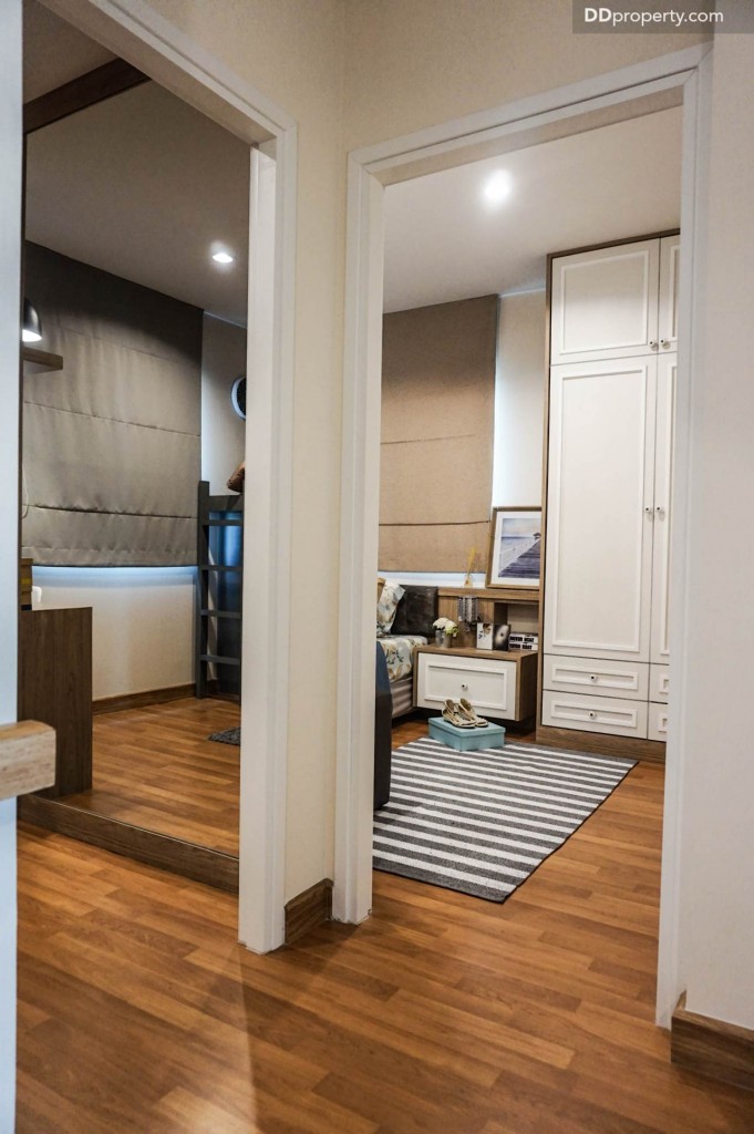 The connect Suvarnabhumi 3 2 carDSC01040-041