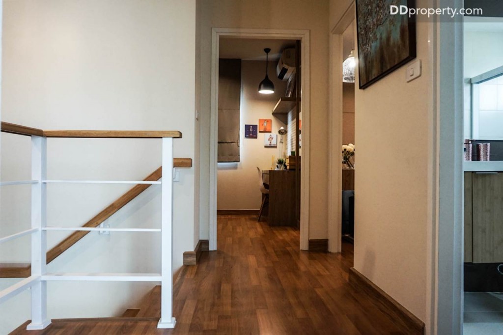 The connect Suvarnabhumi 3 2 carDSC01045-046