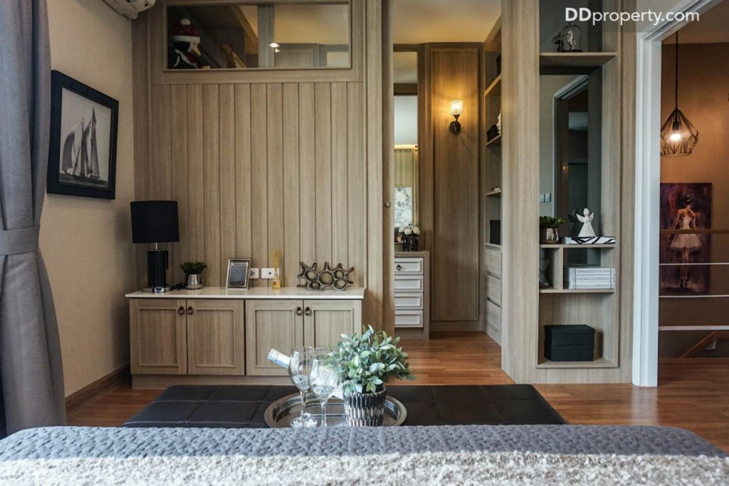 The connect Suvarnabhumi 3 2 carDSC01049-050