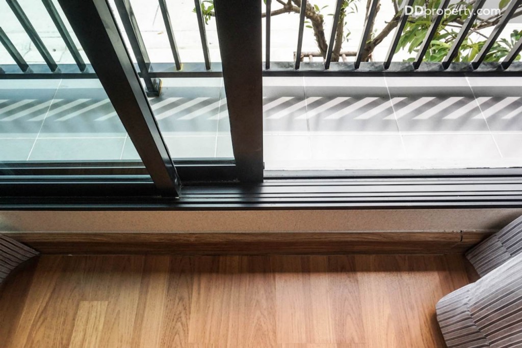 The connect Suvarnabhumi 3 2 carDSC01051-051