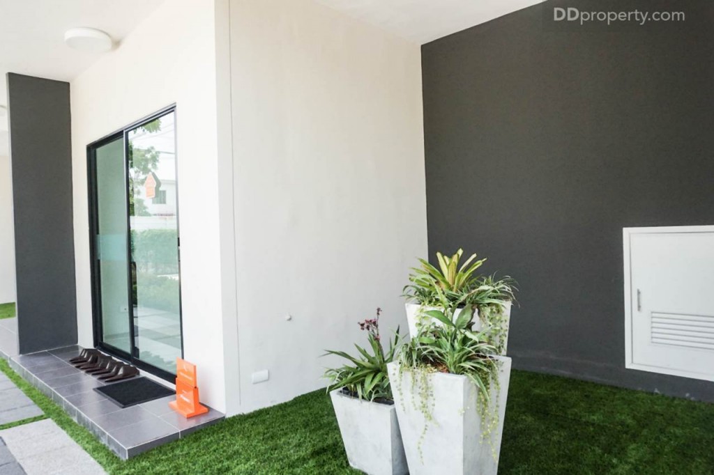 The connect Suvarnabhumi 3 true 1 carDSC01136-002