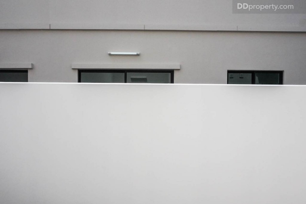 The connect Suvarnabhumi 3 true 1 carDSC01147-011