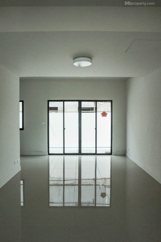 The connect Suvarnabhumi 3 true 2 carDSC01069-004