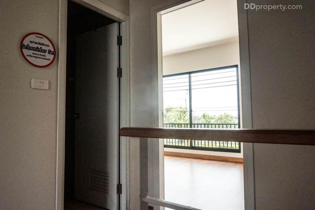 The connect Suvarnabhumi 3 true 2 carDSC01080-011