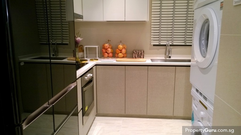 4BR kitchen entrance