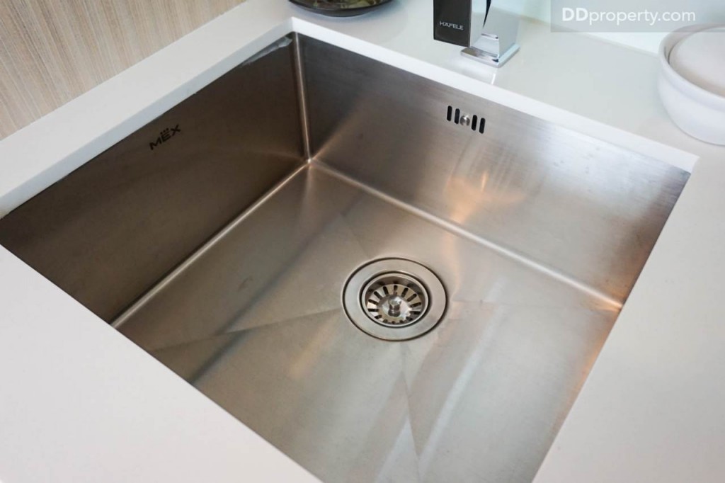 City Garden Tower - Ex room13 DSC02201-012