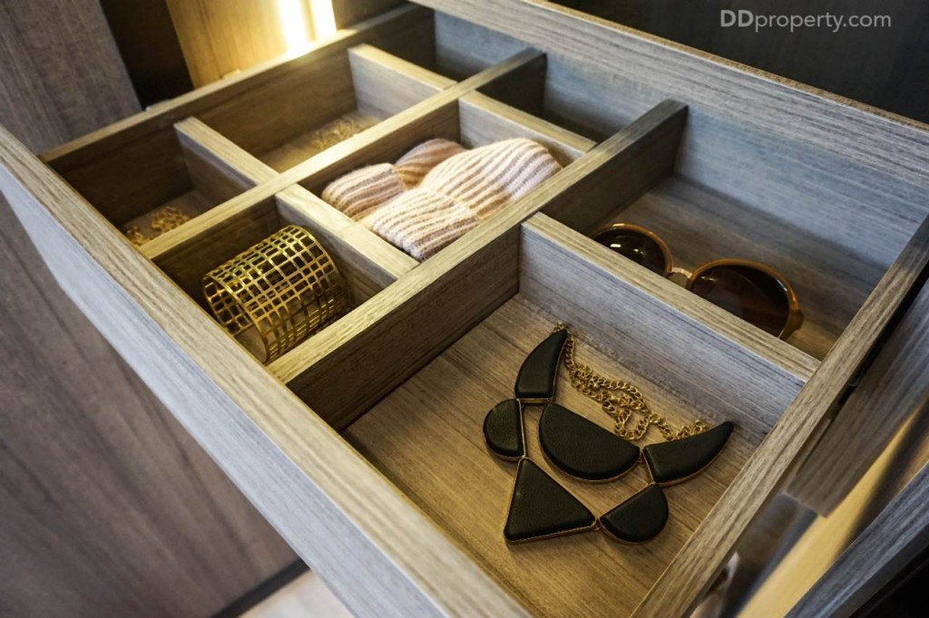 The Line Pahol - Pradipat - 1A 26.2542 DSC01880-044