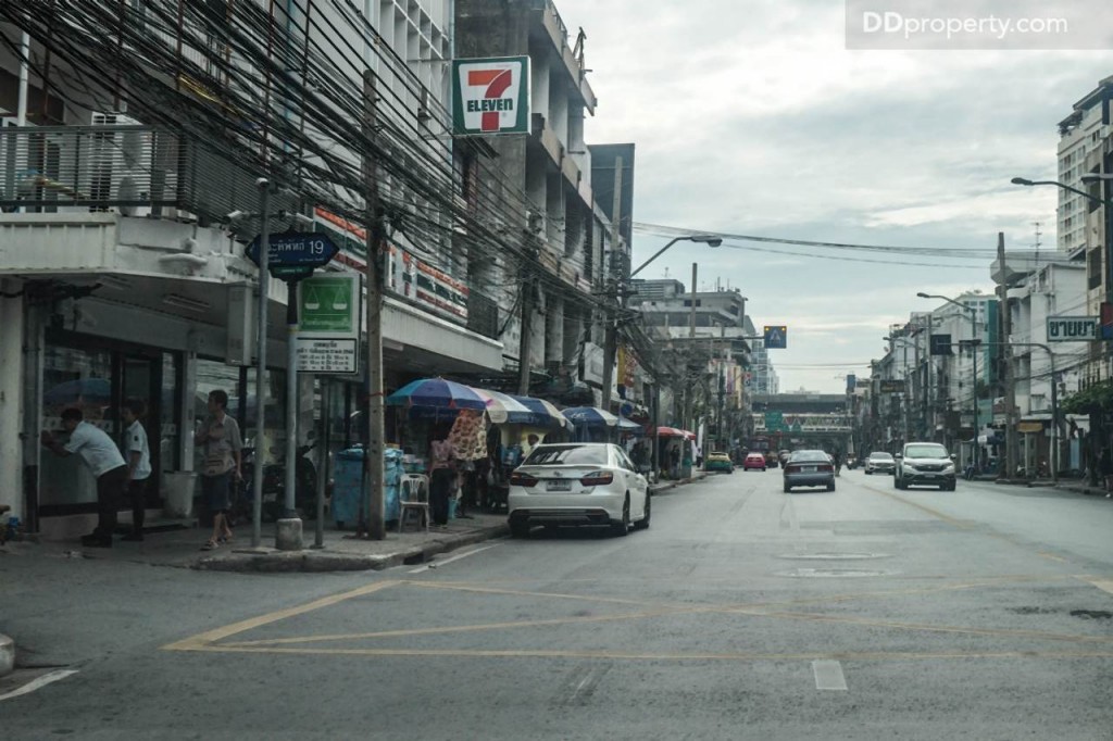 The Line Pahol - Pradipat - LocationDSC01810-008