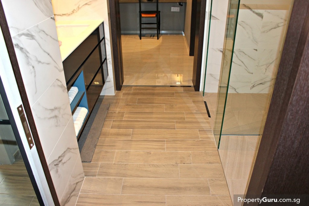 2BR Connecting bathroom