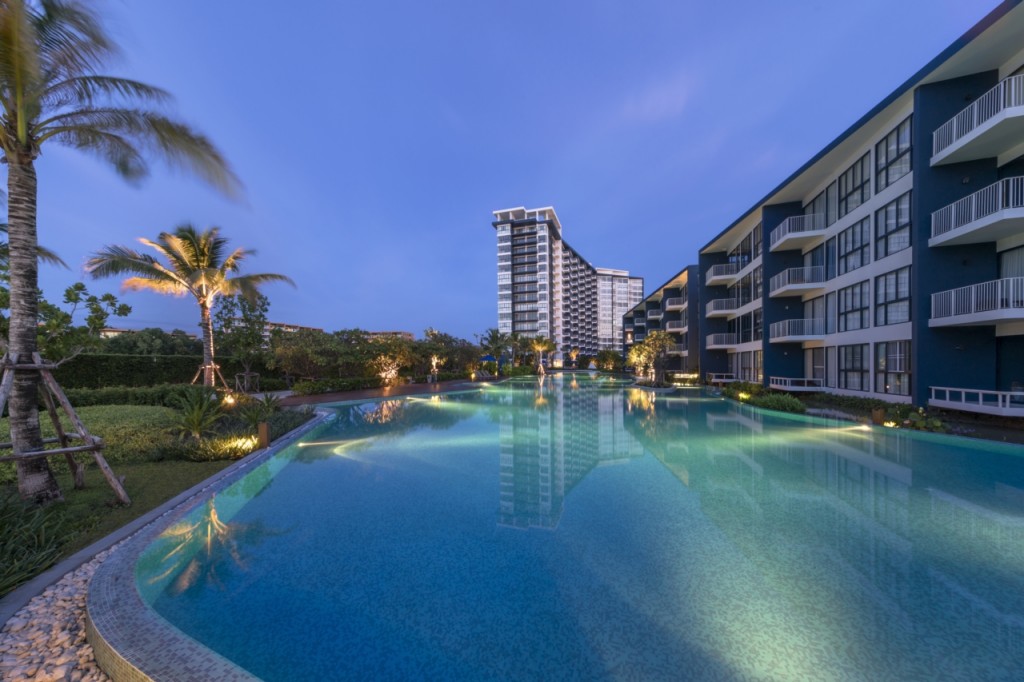 Baan Thew Talay Blue Sapphire