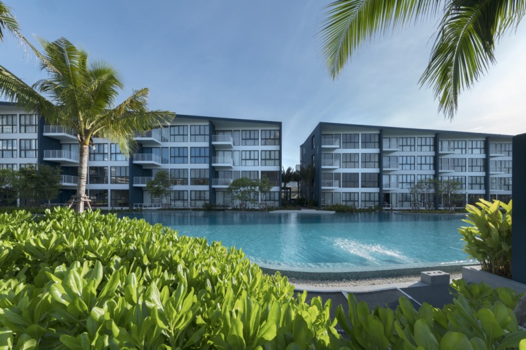 Baan Thew Talay Blue Sapphire