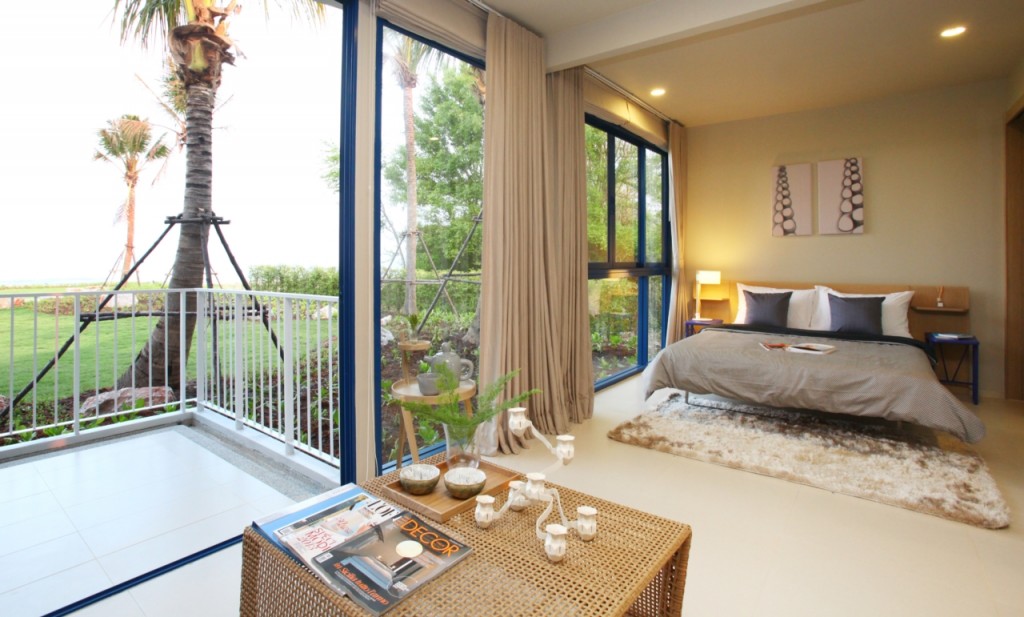 Baan Thew Talay Blue Sapphire