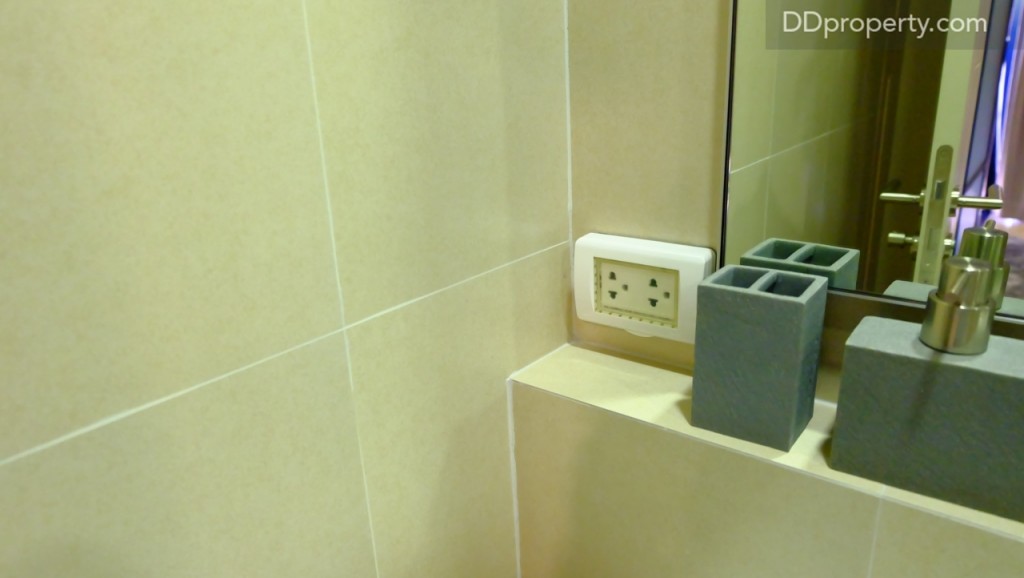 Baan Thew Talay Blue Sapphire