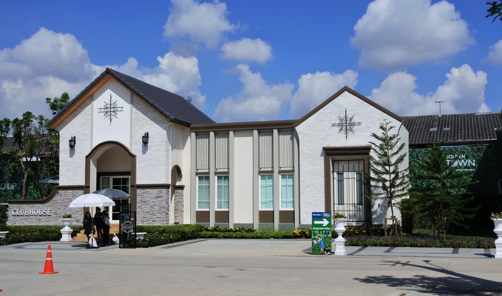 Golden Town Ramintra Khubon