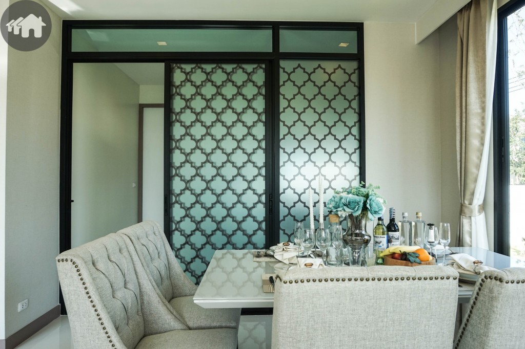 Summakorn Chaiyapruek MalikaDSC03660-010