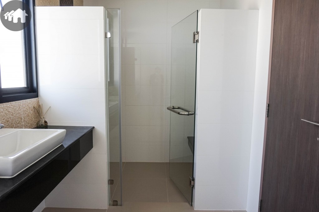 Summakorn Chaiyapruek MalikaDSC03683-031