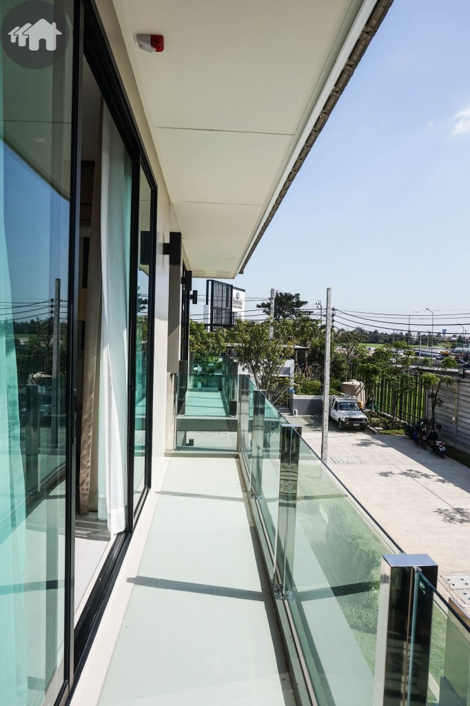 Summakorn Chaiyapruek MalikaDSC03687-035