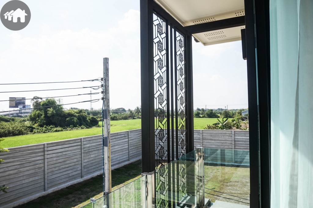 Summakorn Chaiyapruek MalikaDSC03688-036