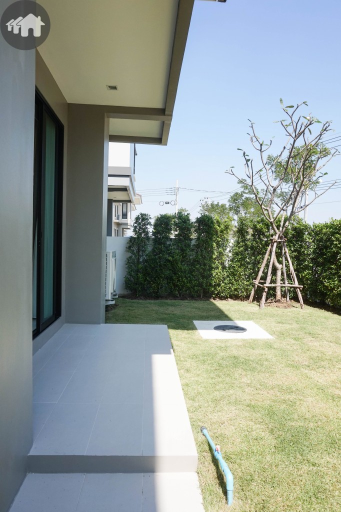 Summakorn Chaiyapruek ParamaDSC03577-013