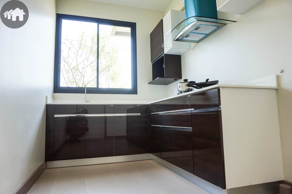 Summakorn Chaiyapruek ParamaDSC03586-020