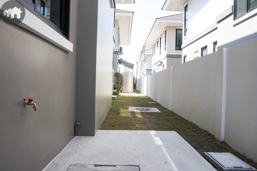 Summakorn Chaiyapruek ParamaDSC03592-024