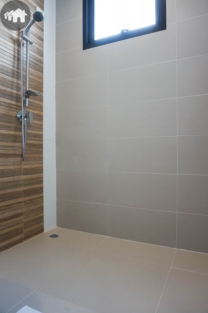 Summakorn Chaiyapruek ParamaDSC03599-030