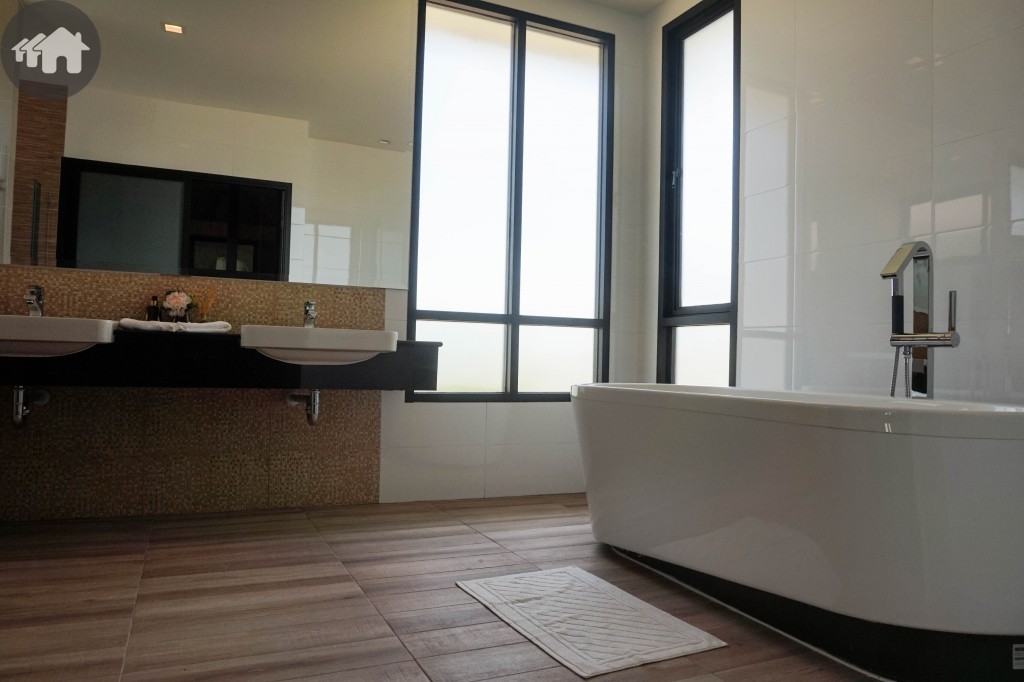 Summakorn Chaiyapruek ParamaDSC03631-050