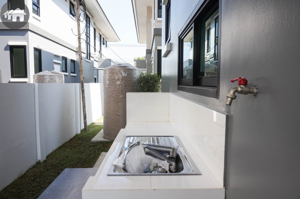 Summakorn Chaiyapruek seineDSC03701-013