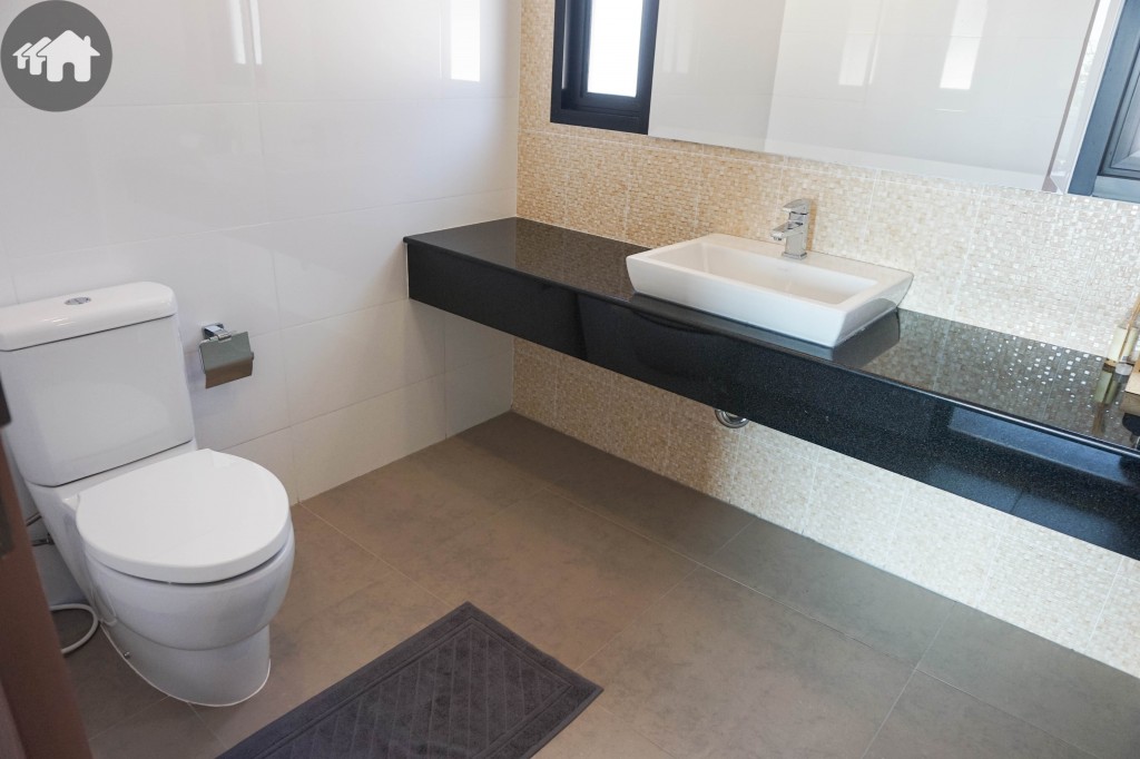 Summakorn Chaiyapruek seineDSC03720-030