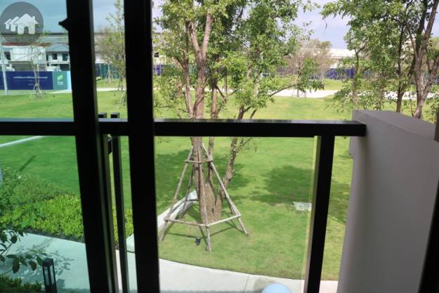 ระเบียงห้องนอนที่ 2 โครงการ ภัสสร เพรสทีจ บางนา-สุวรรณภูมิ  Passorn Prestige Bangna Suvarnabhumi