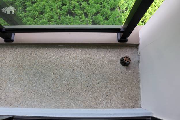 ระเบียงห้องนอนมาสเตอร์ โครงการ ภัสสร เพรสทีจ บางนา-สุวรรณภูมิ Passorn Prestige Bangna Suvarnabhumi