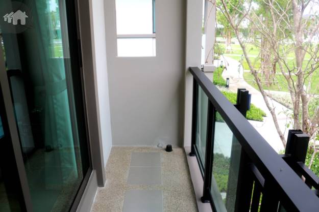 ระเบียงห้องโครงการ ภัสสร เพรสทีจ บางนา-สุวรรณภูมิ  Passorn Prestige Bangna Suvarnabhumi