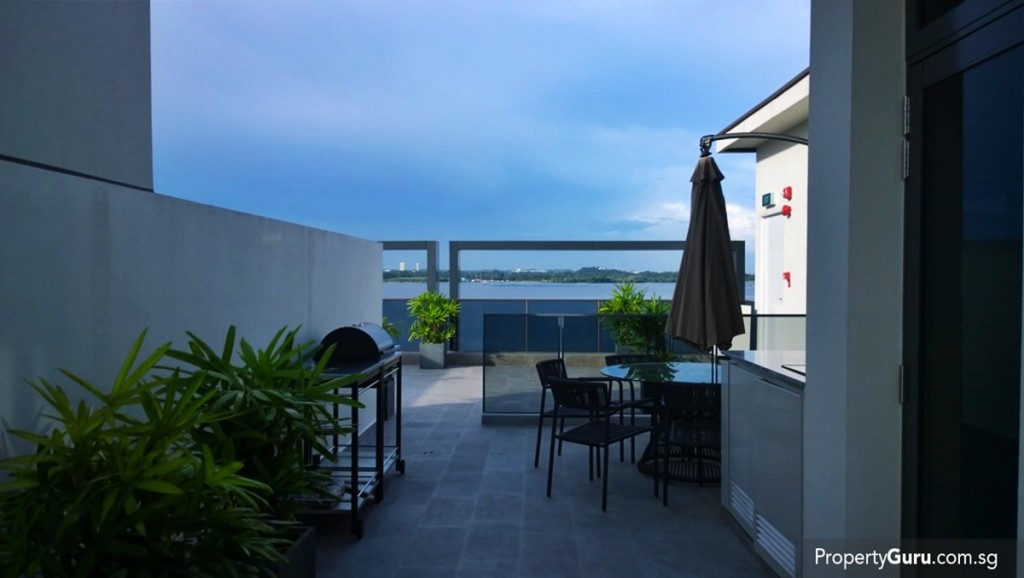 Roof terrace on 4th floor