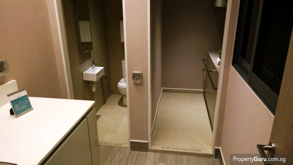 Basement yard and maid's room