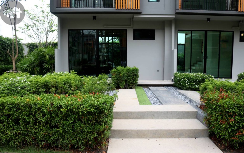 ที่จอดรถทาวน์โฮมโครงการ อีโค สเปซ บางนา – วงแหวน (Eco Space Bangna Wongwaen)