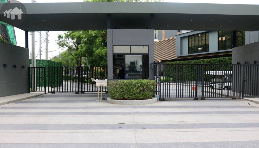 ซุ้มทางเข้าโครงการ อีโค สเปซ บางนา – วงแหวน (Eco Space Bangna Wongwaen)